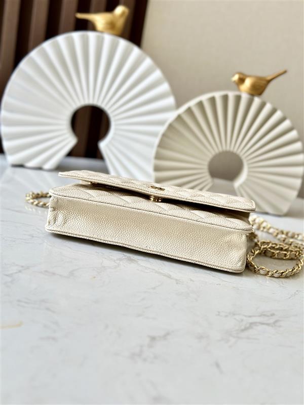 2026127215432963 570